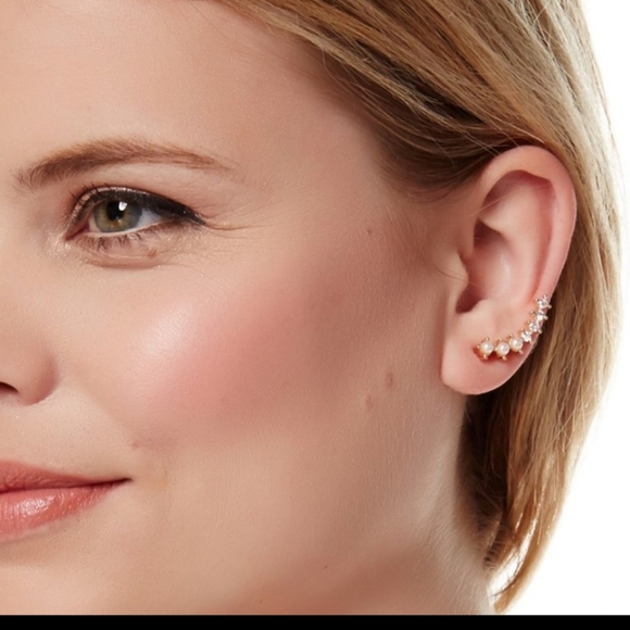 Host Pick❤Day Faux Pearl earrings - Picture 2 of 2